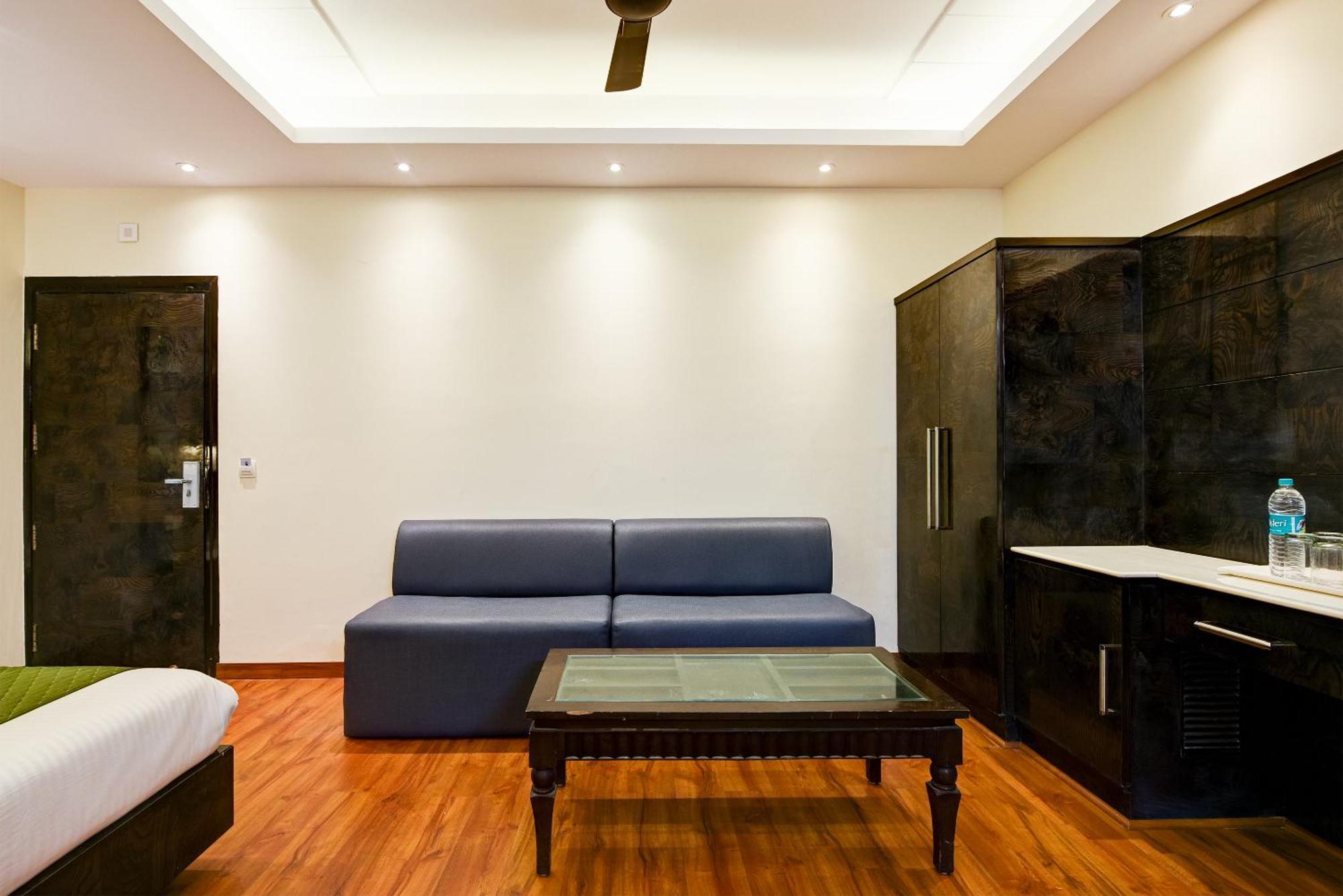 Hotel Geet Deluxe New Delhi Exterior photo